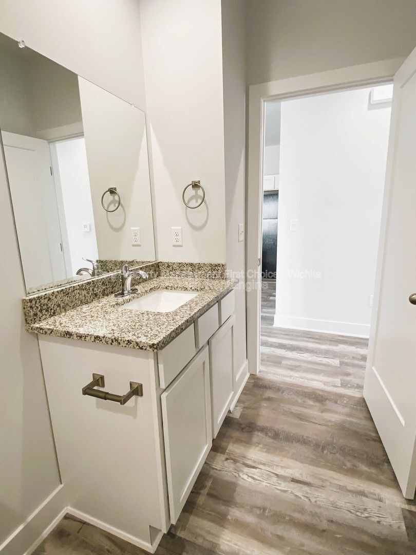 Building Photo - 5474 N Colburn Ct