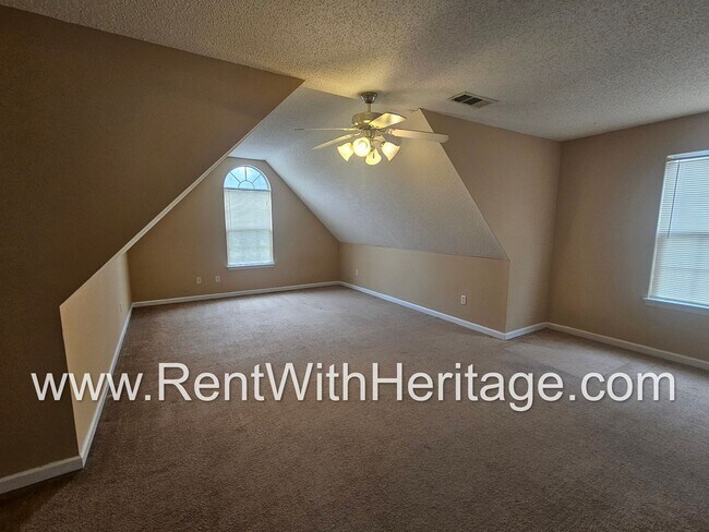 Building Photo - GORGEOUS LAKE VIEW HOME IN POPULAR LAKERIDGE SUBDIVSION! GREAT LOCATION - CLOSE TO EVERYTHING