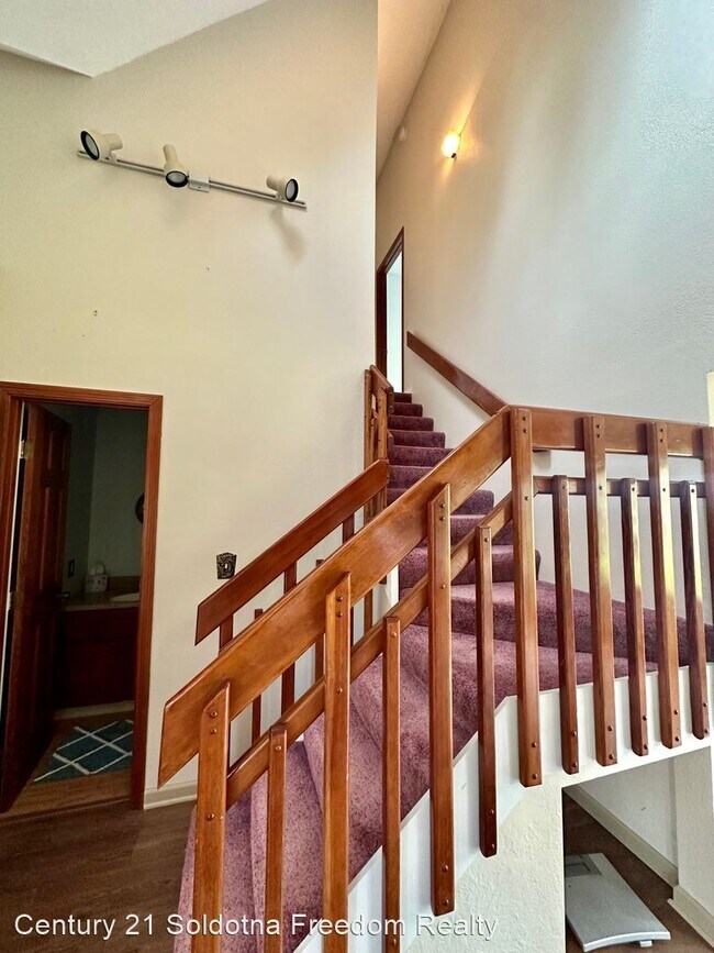 Building Photo - 4 br, 2.5 bath House - 1500 Barabara Drive