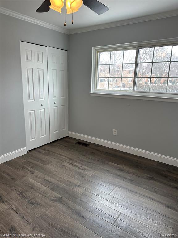 Building Photo - 653 E Fox Hills Dr