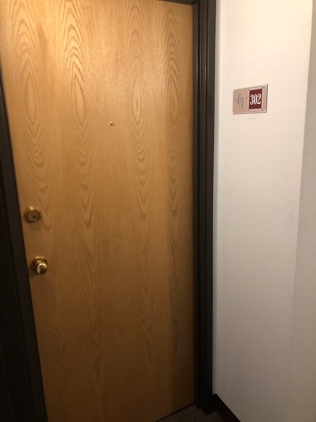 Building Photo - Courthouse View Apartments