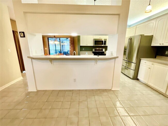 Building Photo - 1349 Hillside Dr