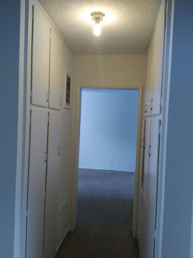 Building Photo - 12848 Bloomfield St