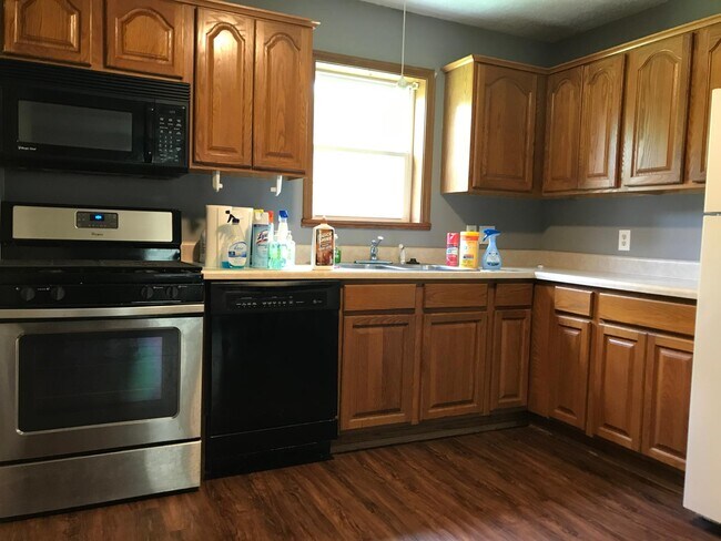 Building Photo - 322 McKee St