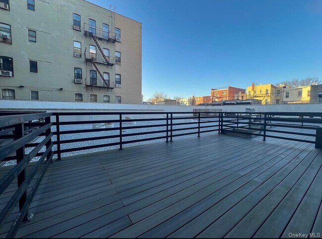 Building Photo - 14-33 31st Ave