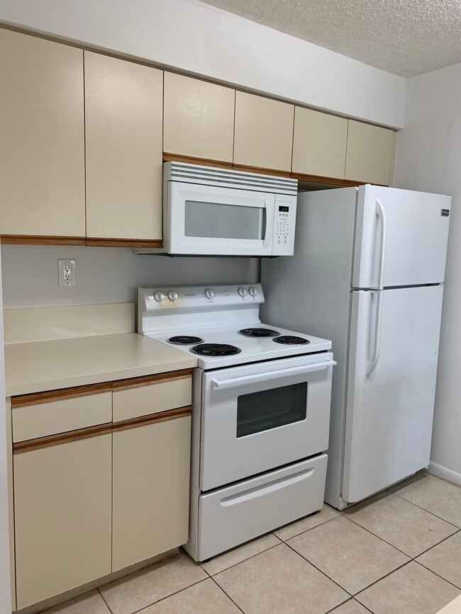 Building Photo - 17500 NW 67th Pl