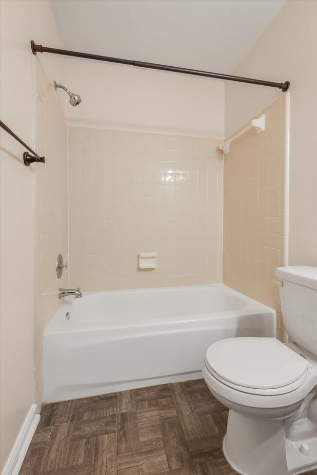 Building Photo - 1901 Gina Dr