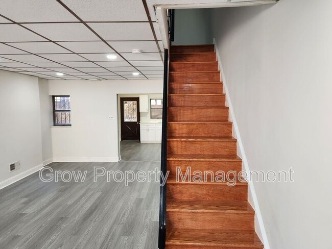 Building Photo - 1338 S 9th St