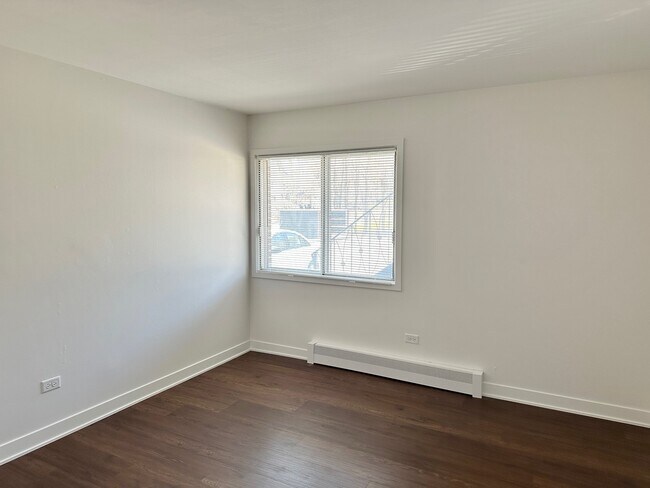 Building Photo - 222 S Tryon St