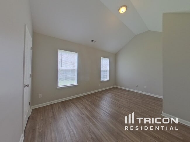 Building Photo - 4514 New House Dr