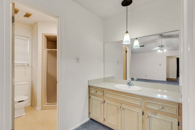 Building Photo - 3712 Monclair Ave