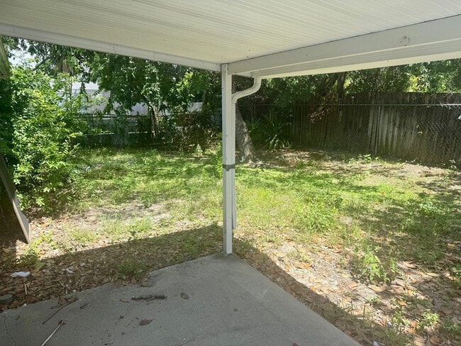 Building Photo - 3/2 in Port Richey!
