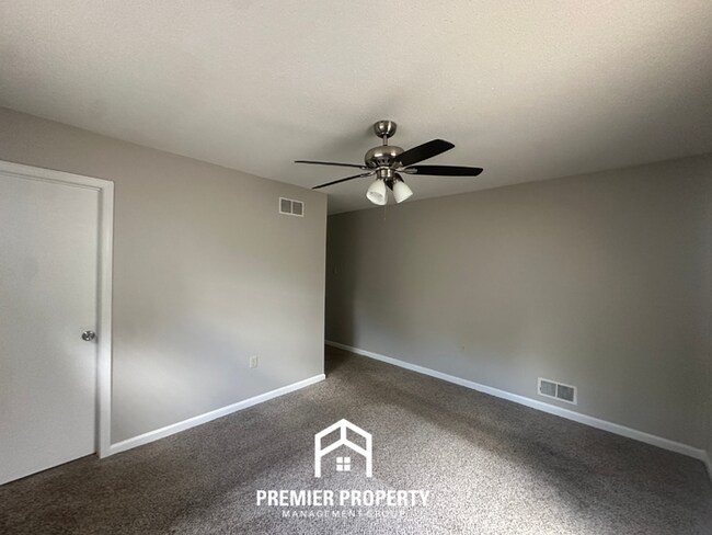 Building Photo - Beautiful 3BR/2BA Bartlett Cove | 1,668 Sq Ft, Brick Fireplace & Dual Dining Areas