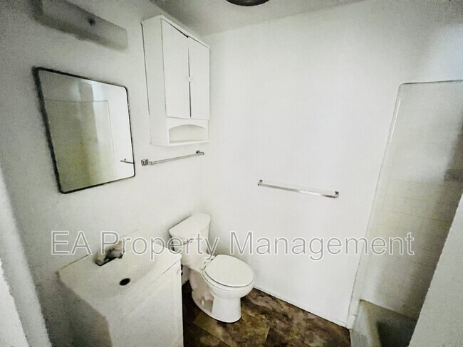 Building Photo - 1129 Georgia St SE