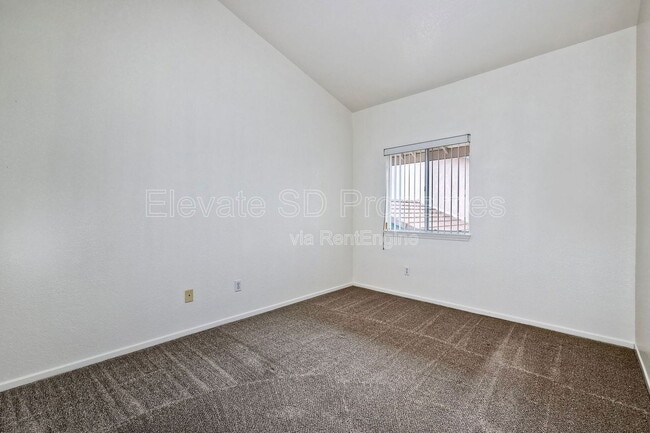 Building Photo - 9430 Winter Gdns Blvd