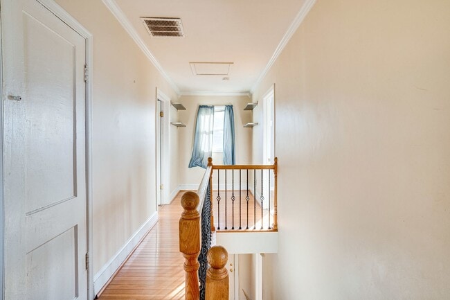 Building Photo - Spacious 3-Bedroom, 2.5-Bath Home with Gat...