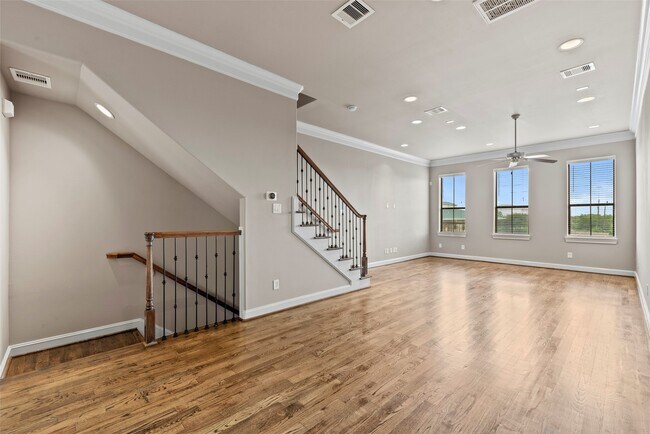 Building Photo - 9636 Knight Rd