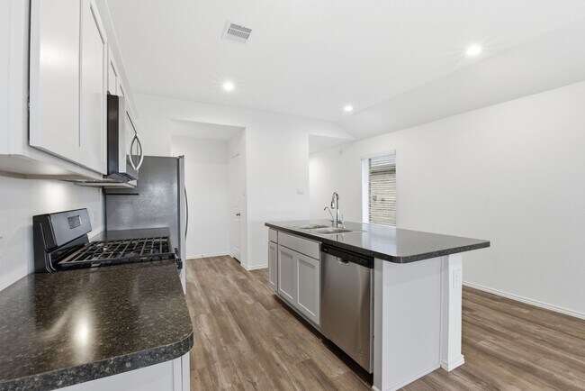 Building Photo - 24343 Saddlestone Green Dr