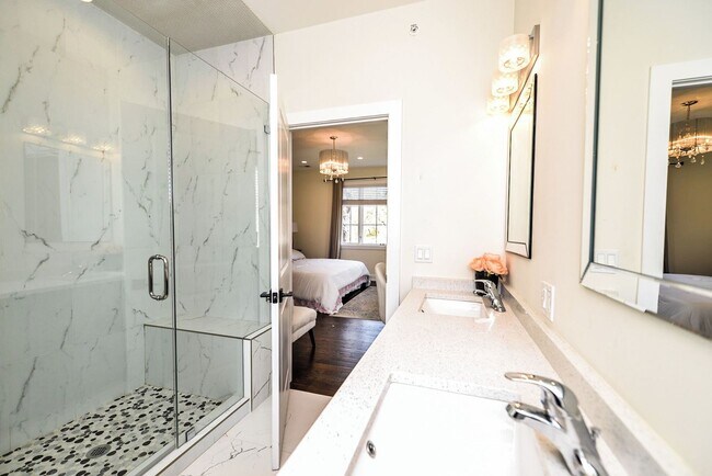 Building Photo - 3101 Sprucewood Rd