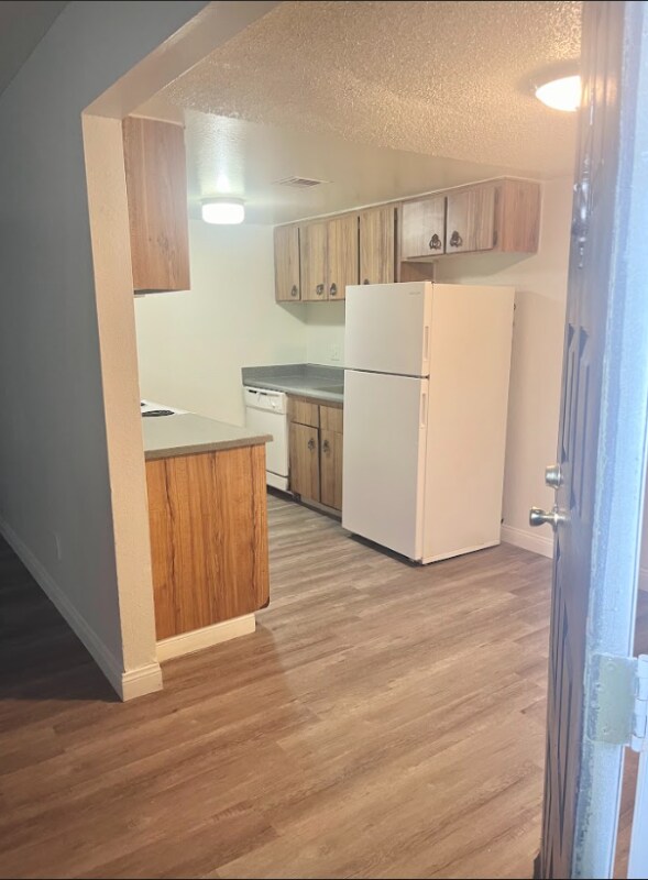 Building Photo - 1750 Karen Ave