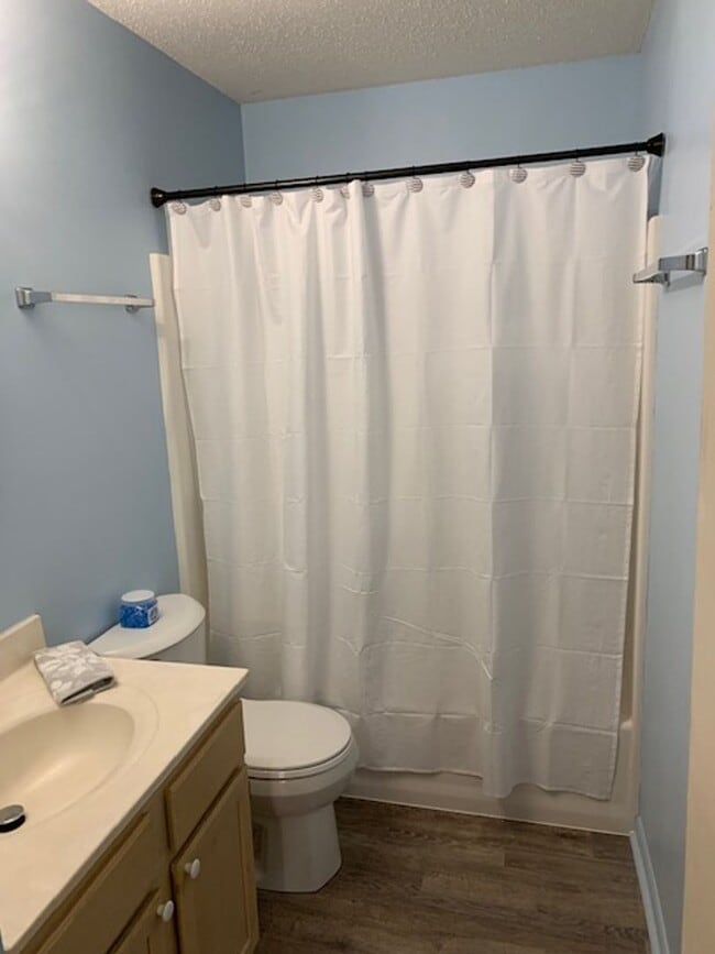 Building Photo - Newly Renovated Nice Garden Level 2 bedroo...