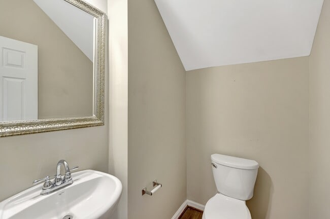 Building Photo - 416 Green Park Ln