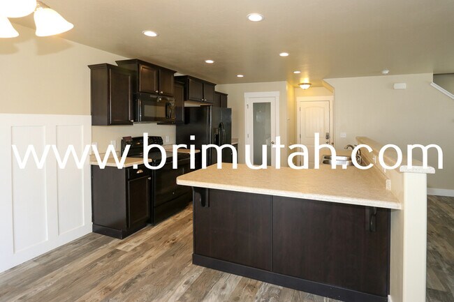 Building Photo - 14547 S Edgemere Dr