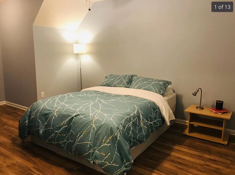 Building Photo - 117 Towne Park Dr W