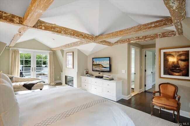 Building Photo - 231 Flying Point Rd