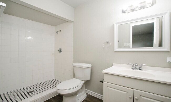 Building Photo - 17626 Bullis Gap Dr
