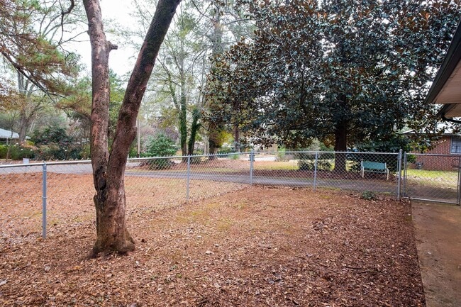 Building Photo - Charming Eastside Home Near UGA Vet School