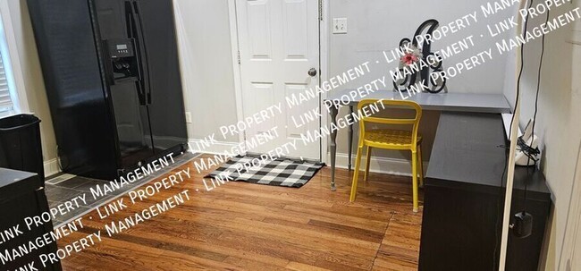 Building Photo - HALF OFF FEBRUARY RENT!  Commercial Space ...