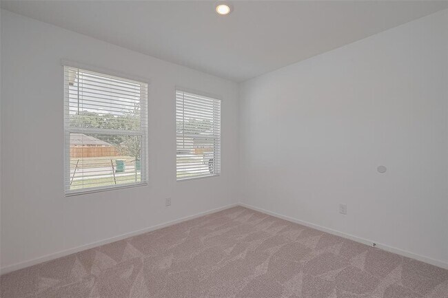Building Photo - 21459 Montecagnano Ave