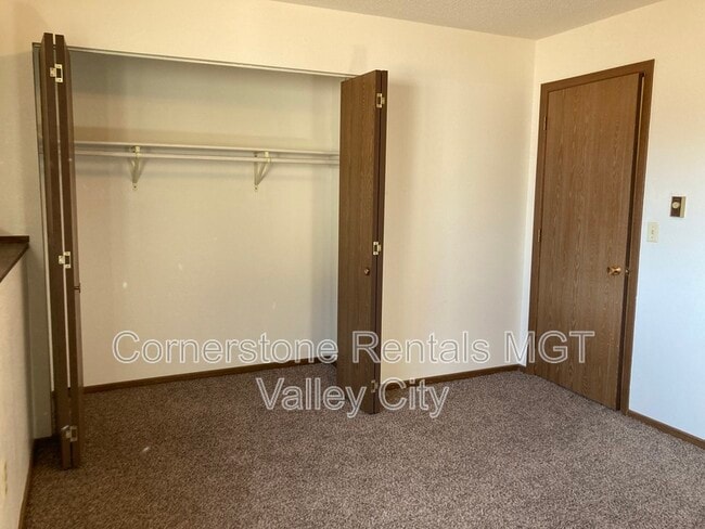 Building Photo - 804 11th St NW