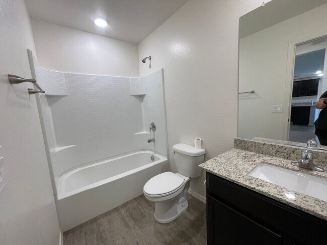 Building Photo - Spacious New-Build Family Home!