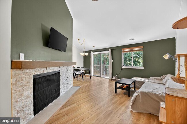 Building Photo - 203 CYPRESS Cir