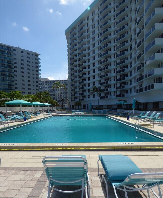 Primary Photo - 3725 S Ocean Dr