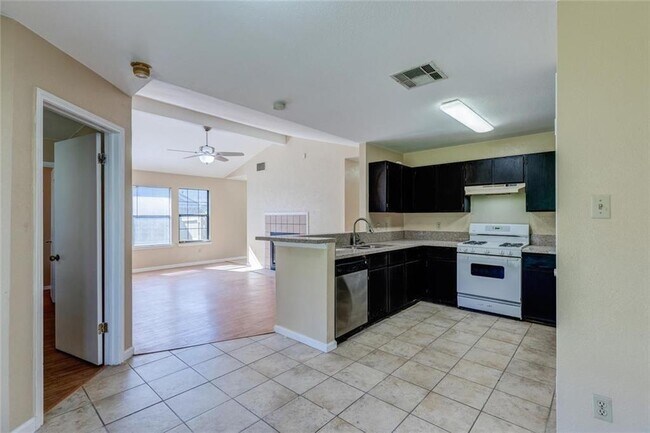 Building Photo - 12329 Tomanet Trail