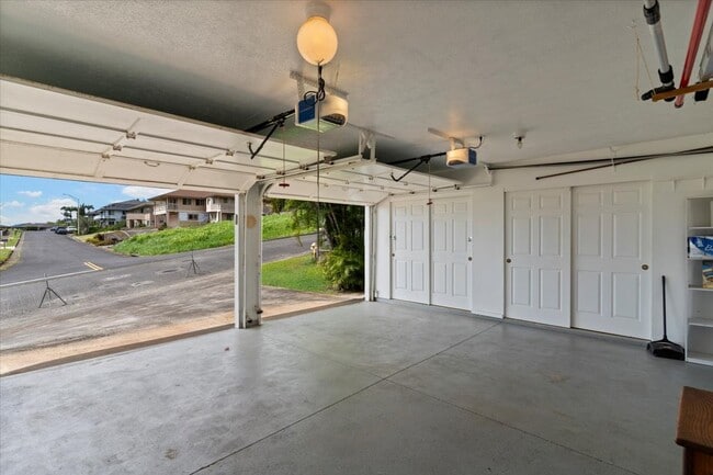 Building Photo - 460 Polulani Dr