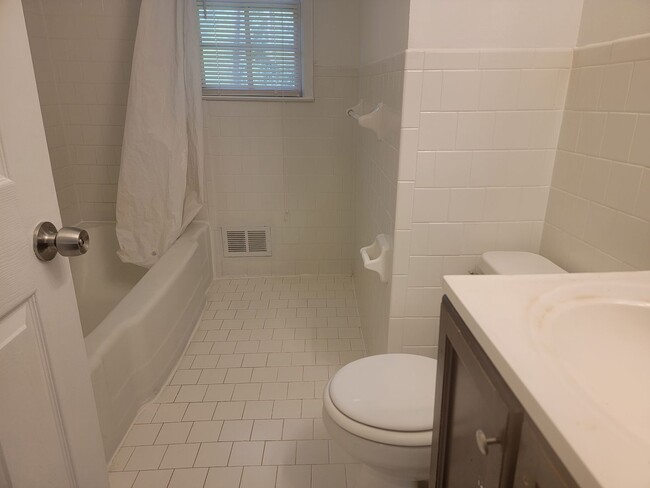 Building Photo - Spacious 3BR Ranch in Prime Atlanta Location!