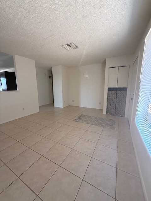 Building Photo - 1131 W Ross Ave