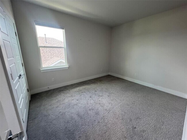 Building Photo - 509 Peace Dr