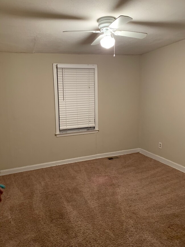Building Photo - Coming soon! 3 bed house!! Stainless Steel...