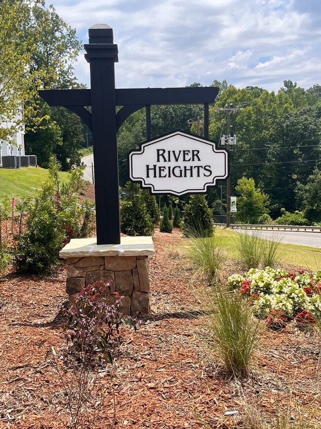 Building Photo - NEW 2 Bedroom Townhome in Lowell (Minutes ...