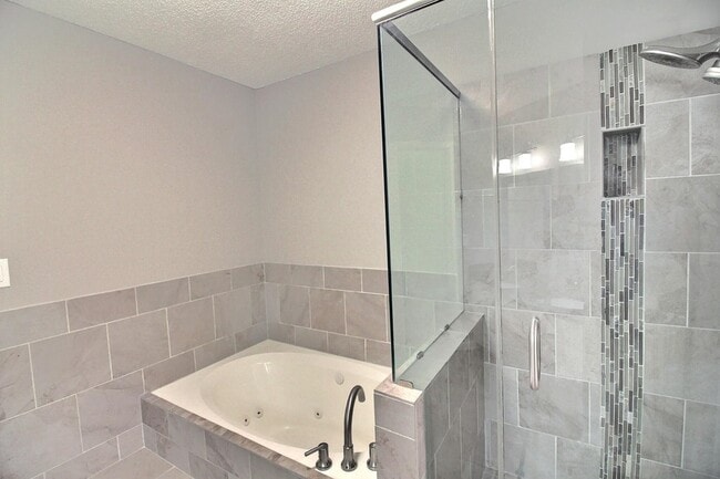 Building Photo - 244 Saybrook Cove