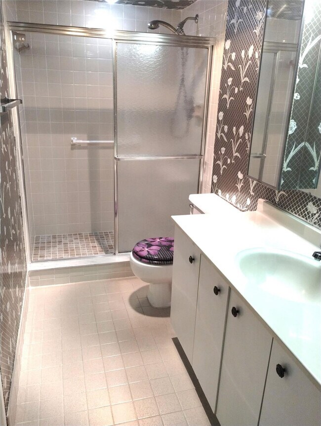 Building Photo - 3404 Bimini Ln