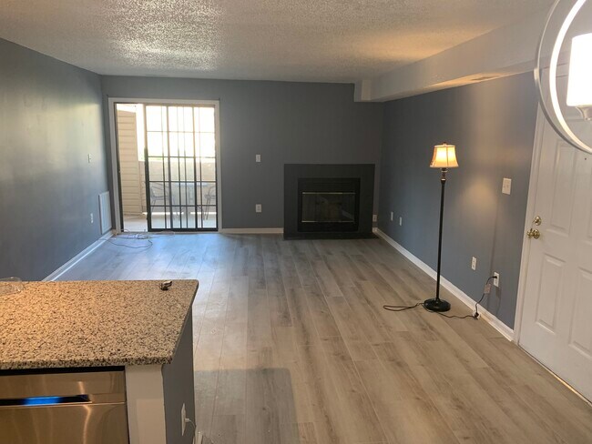 Building Photo - Mary Caroline