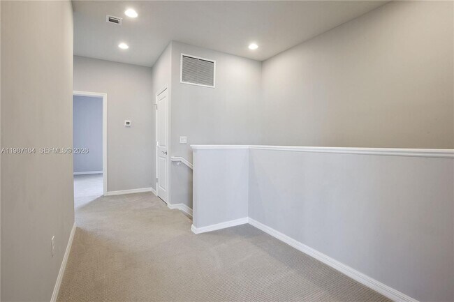 Building Photo - 1101 Banyan Dr