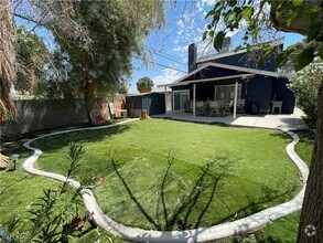 Building Photo - 5005 Celebrity Cir