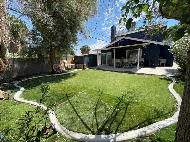 Primary Photo - 5005 Celebrity Cir